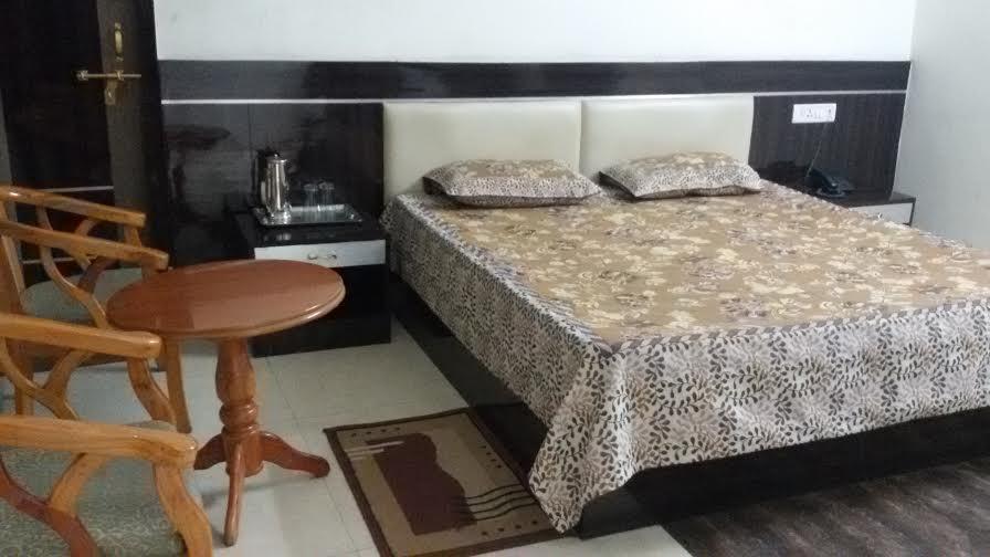 Hotel Kanishka Канпур Экстерьер фото